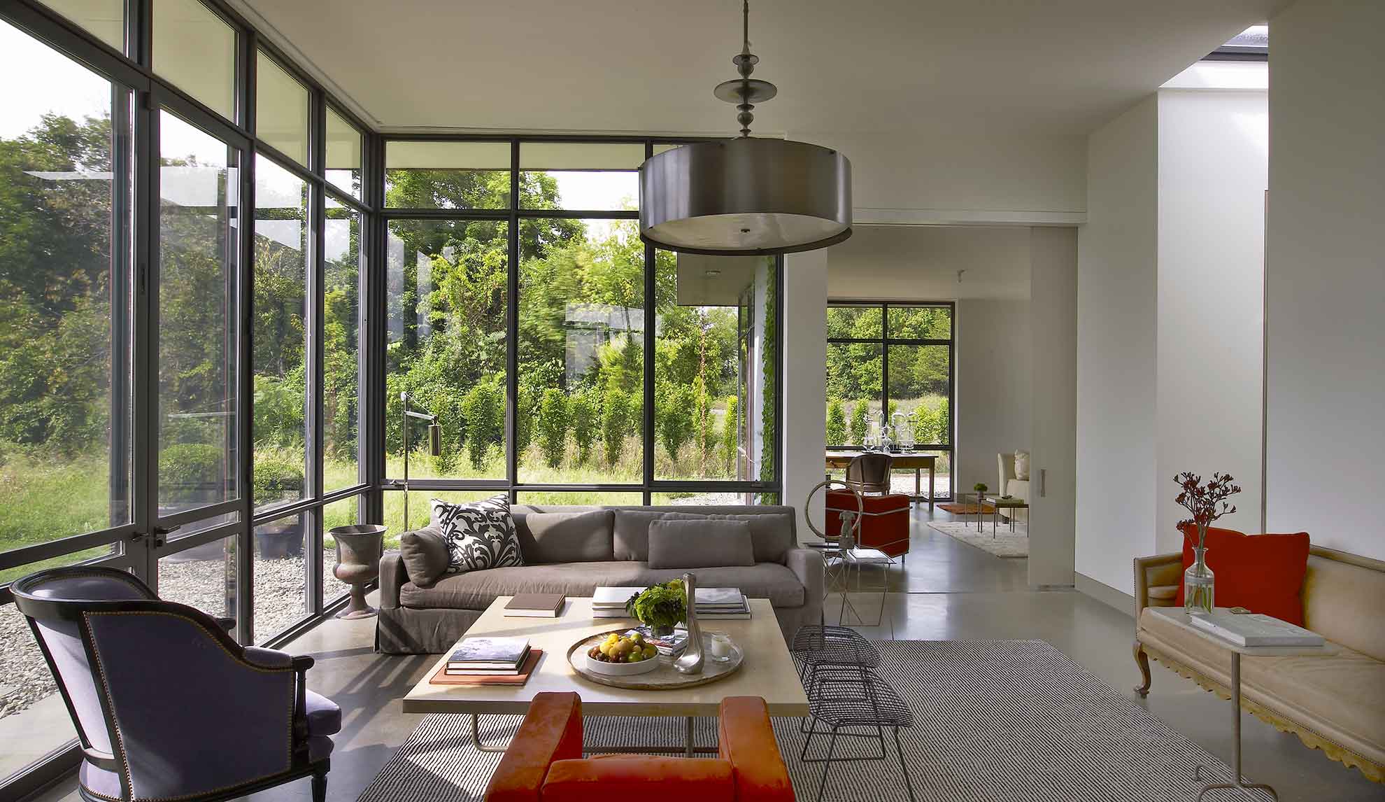 Interior Design by Siskin Valls, contemporary living room featuring siskin dining table